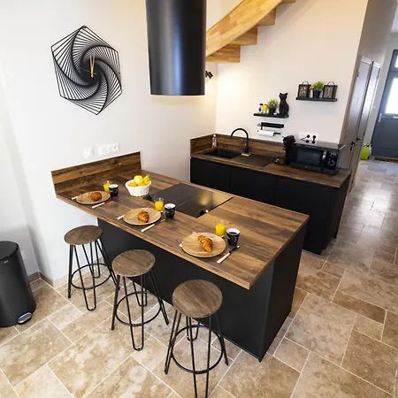 Holiday home Maison 4 I Jacuzzi I Netflix I 10 Couchages Max I Centre *