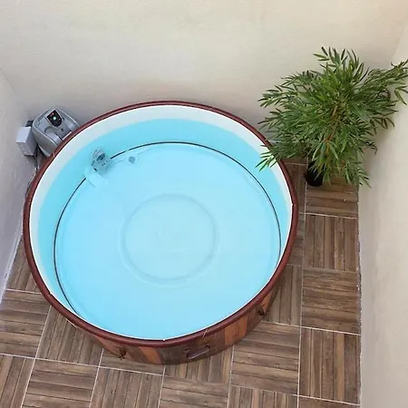 Holiday home Maison 4 I Jacuzzi I Netflix I 10 Couchages Max I Centre